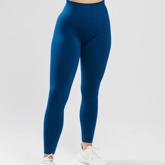 Alphalete Amplify Leggings - Picture 1 of 4